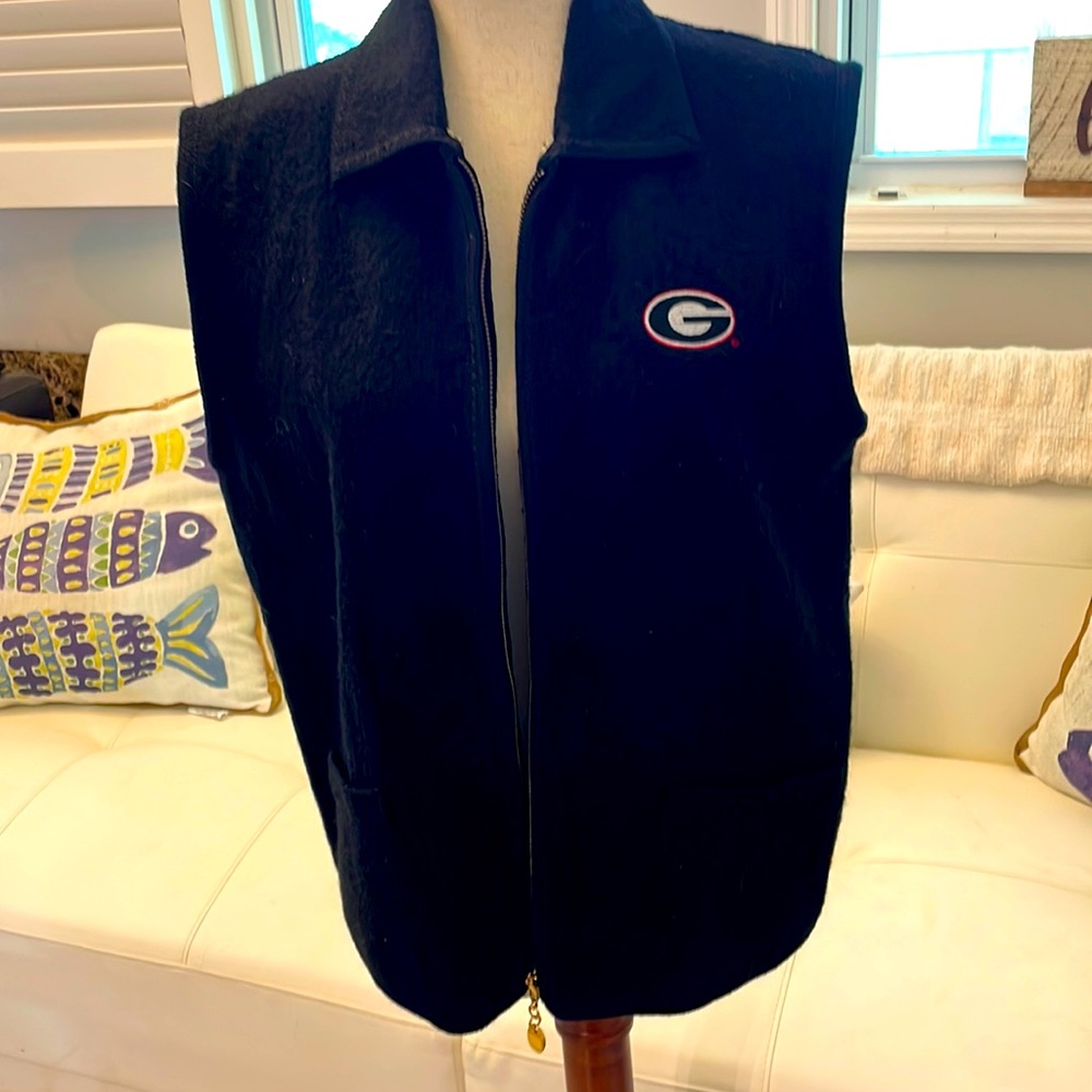 Vest with University of GA “G” on the front. Sz M. Wool. Gently used.